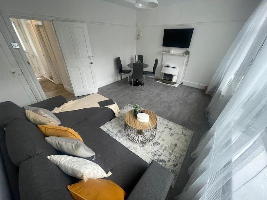 Lovely 2 Bed On Tower Bridge London Exteriör bild