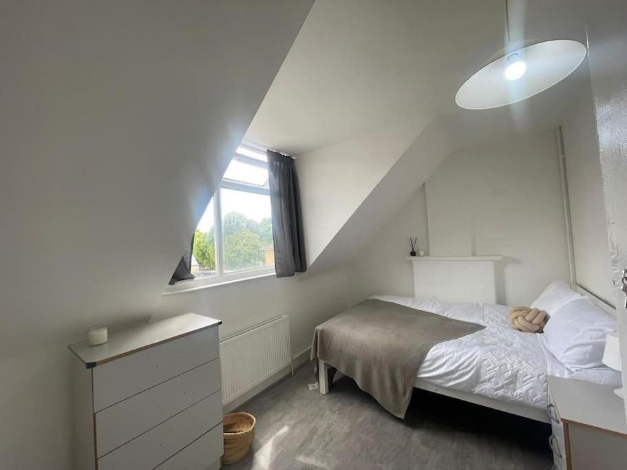 Lovely 2 Bed On Tower Bridge London Exteriör bild
