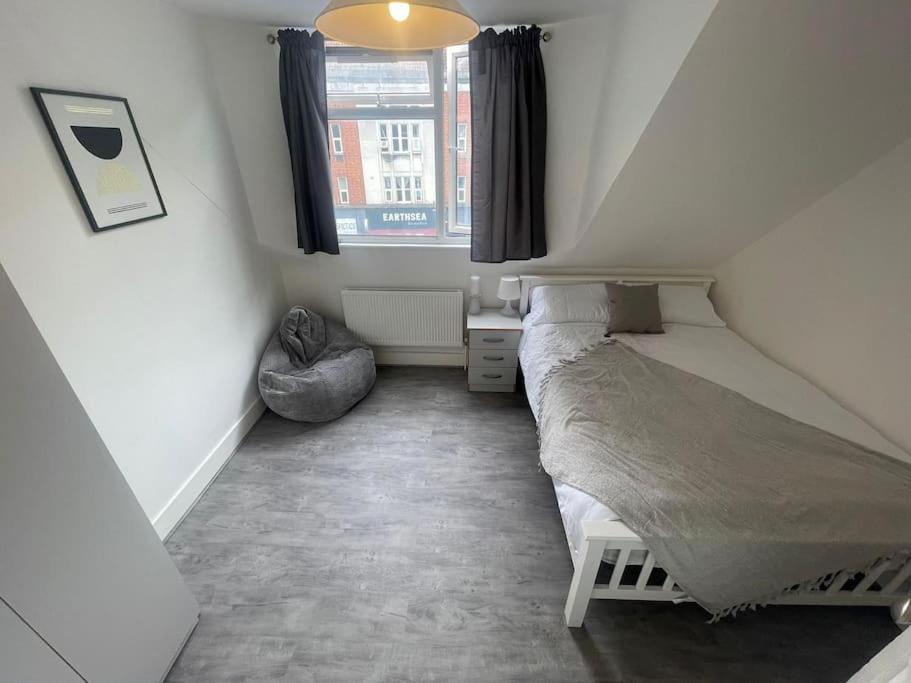 Lovely 2 Bed On Tower Bridge London Exteriör bild